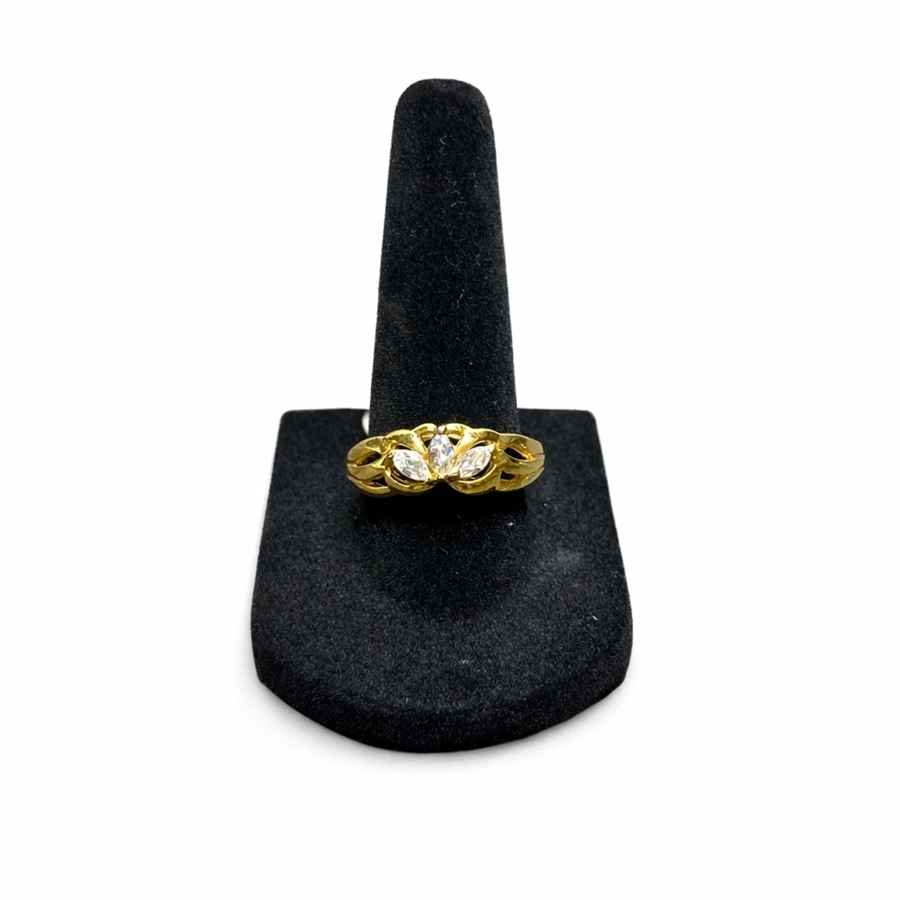 ✨ Classic Gold Tone Band Ring – Size 8 ✨